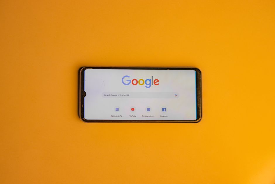 Como Criar Landing Pages de Alta Conversão com IA sem Parecer Genérico: O Guia da Alpha Marketing Digital