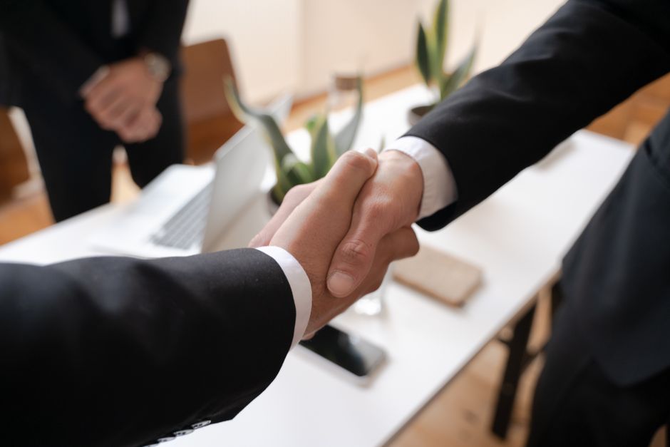 Como escalar e vender uma empresa de serviços: O plano estratégico para faturar R$ 120 milhões