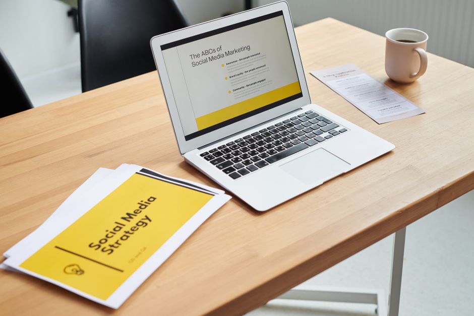 O palanque foi para o bolso: como clientes encontram empresas na era digital