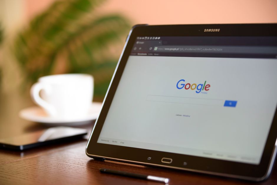 O palanque foi para o bolso: como clientes encontram empresas na era digital
