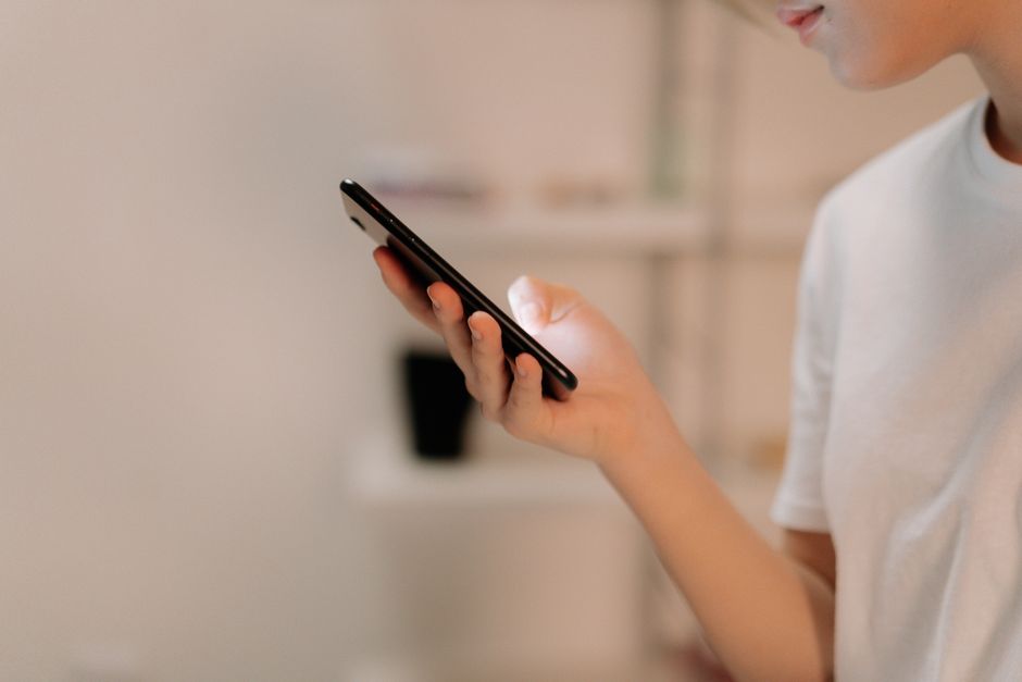 O palanque foi para o bolso: como clientes encontram empresas na era digital