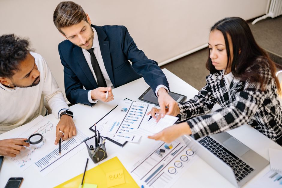 Como escolher uma agência de marketing em São Paulo para estruturar sua aquisição B2B em 2026