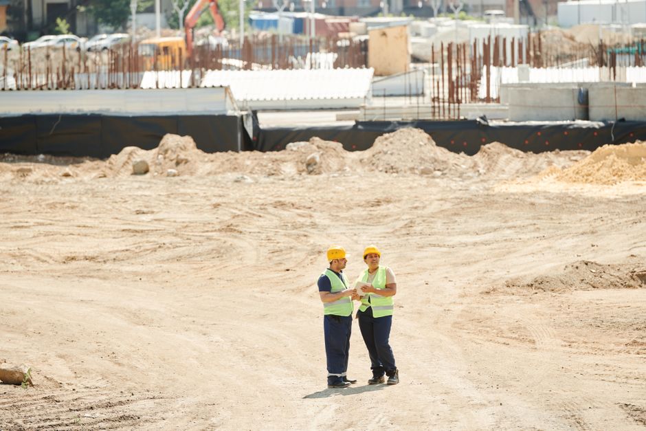 Como implementar um CRM para construtoras em 2026: o guia prático para organizar o funil de vendas e parar de perder orçamentos de alto padrão